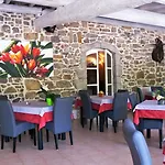 Hotel Logis Restaurant Le Pradinas Anduze
