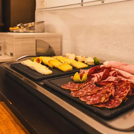 فندق Logis Restaurant Le Pradinas أندوز