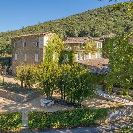 Logis Hotel Restaurant Le Pradinas Отель