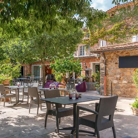 Logis Restaurant Le Pradinas 호텔