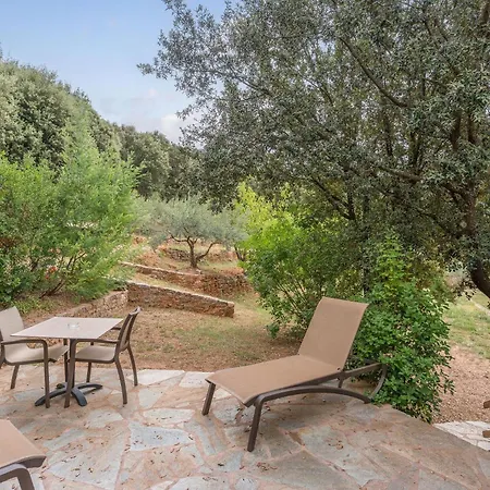 Logis Hotel Restaurant Le Pradinas