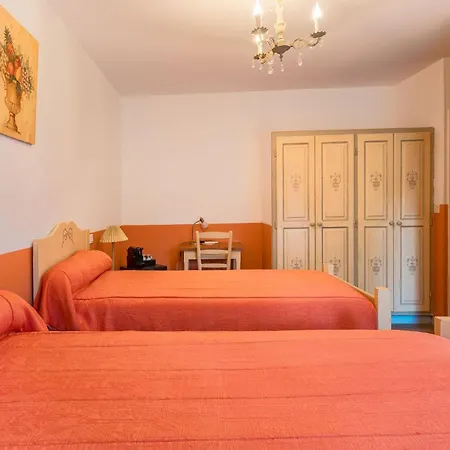 Logis Hotel Restaurant Le Pradinas Hotel 3*