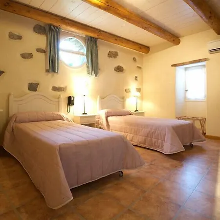 Logis Hotel Restaurant Le Pradinas