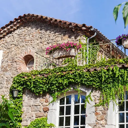 Logis Hotel Restaurant Le Pradinas