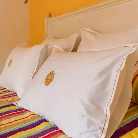 Отель Logis Hotel Restaurant Le Pradinas