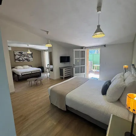 Logis Hotel Restaurant Le Pradinas Отель Андюз