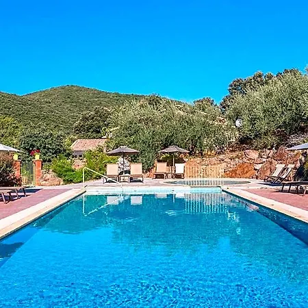 Hotel Logis Restaurant Le Pradinas 3*