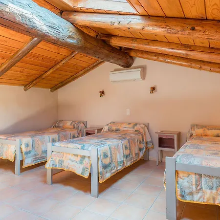 Hotel Logis Restaurant Le Pradinas 3*