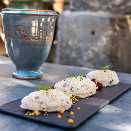 Hotel Logis Restaurant Le Pradinas