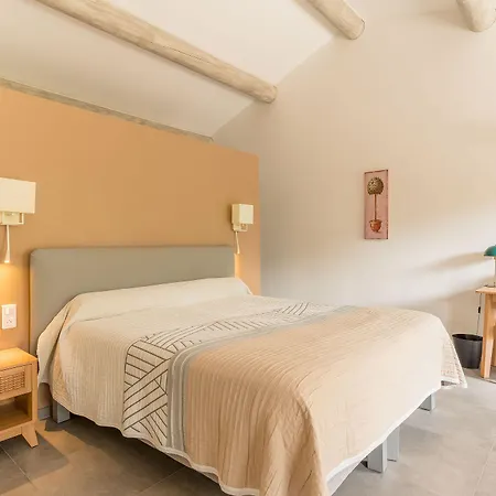 Logis Restaurant Le Pradinas Hotel 3*
