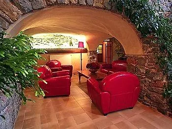 Отель Logis Hotel Restaurant Le Pradinas