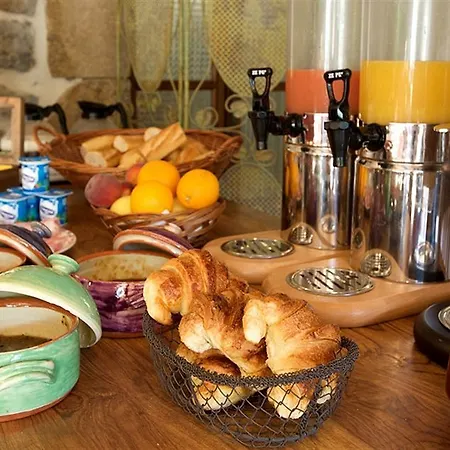 Logis Restaurant Le Pradinas Hotel 3*