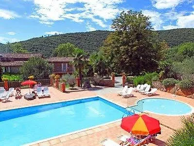 Отель Logis Hotel Restaurant Le Pradinas