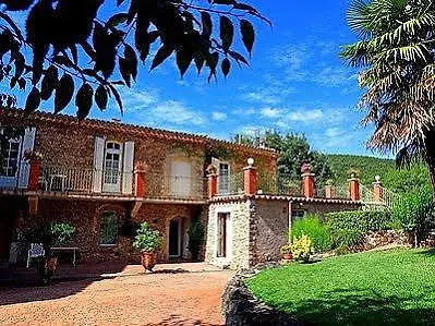 Hotel Logis Restaurant Le Pradinas