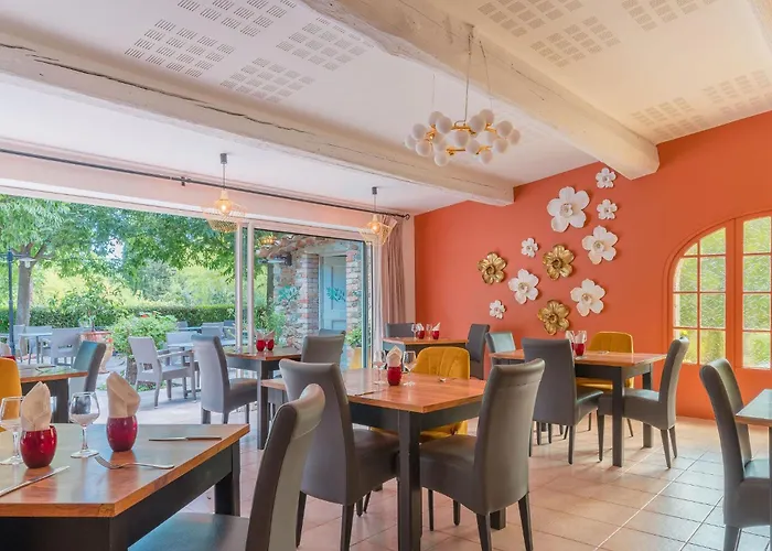 Logis Hotel Restaurant Le Pradinas 3* Андюз