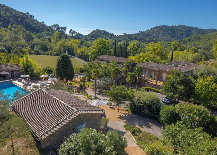 Logis Hotel Restaurant Le Pradinas 3*