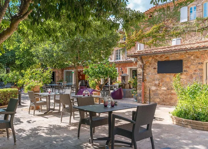 Logis Hotel Restaurant Le Pradinas Отель