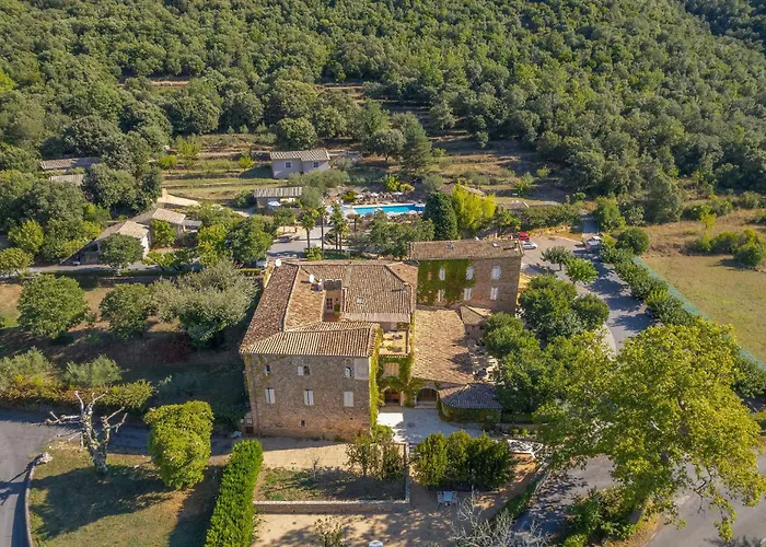 Отель Logis Hotel Restaurant Le Pradinas 3*