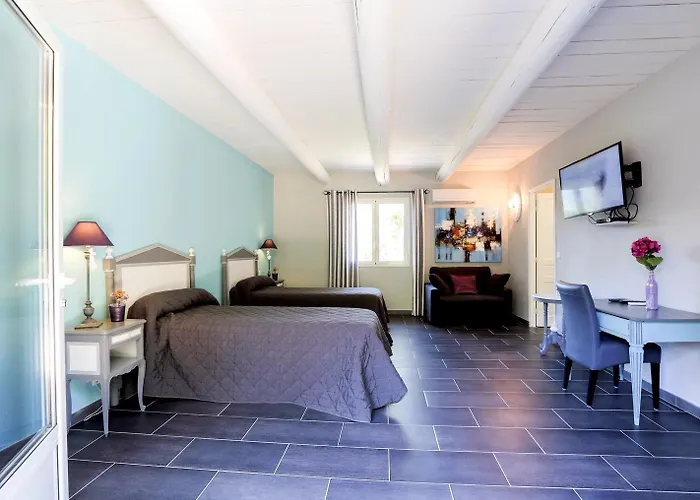 Logis Hotel Restaurant Le Pradinas Андюз