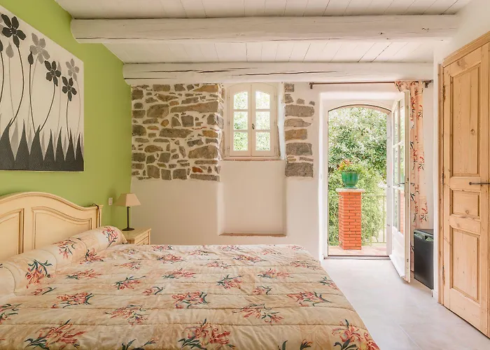 Logis Hotel Restaurant Le Pradinas 3* Андюз
